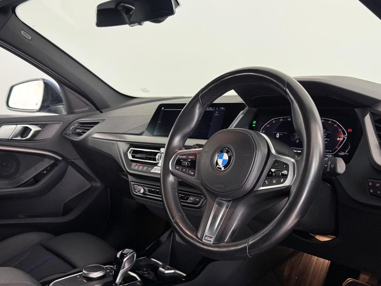 BMW 1 Series thumbnail Interior Front