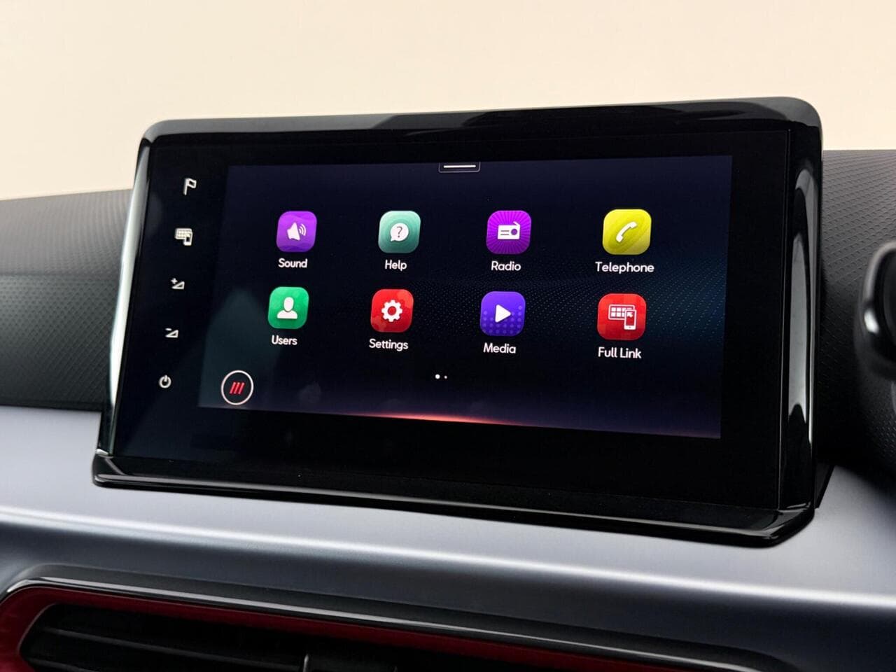 SEAT Arona thumbnail Infotainment System
