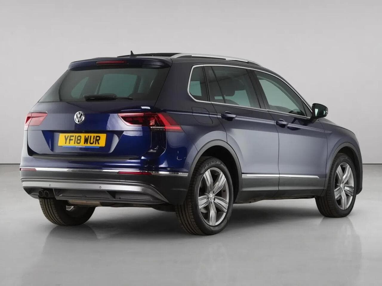 Volkswagen Tiguan thumbnail Rear Right