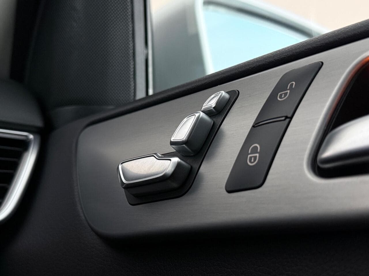 Mercedes-Benz GLE thumbnail Misc Controls