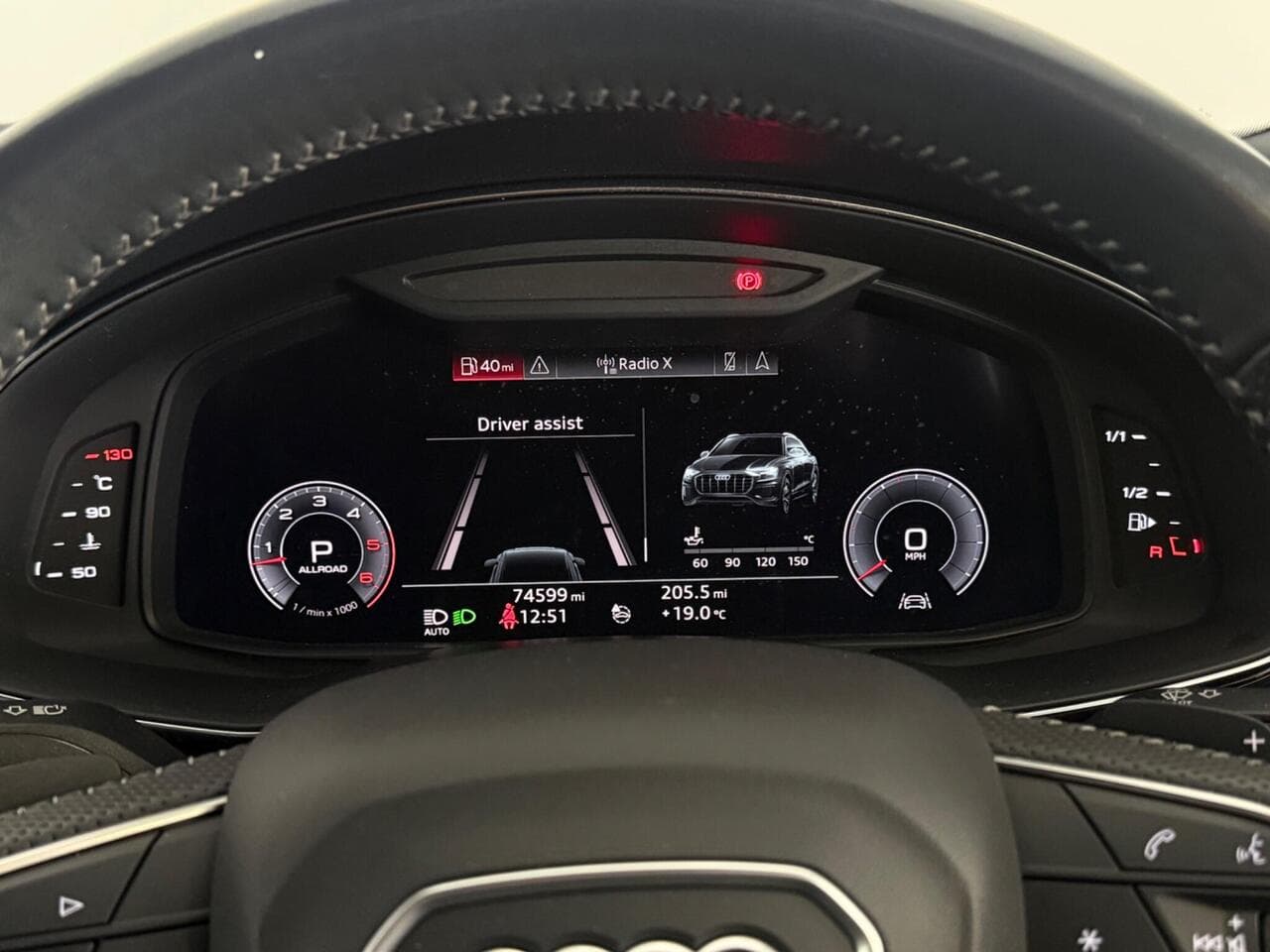 Audi Q8 thumbnail Driver Instruments