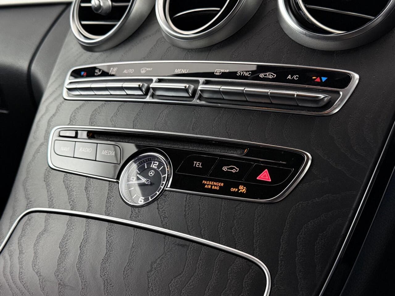 Mercedes-Benz C Class thumbnail Misc Controls