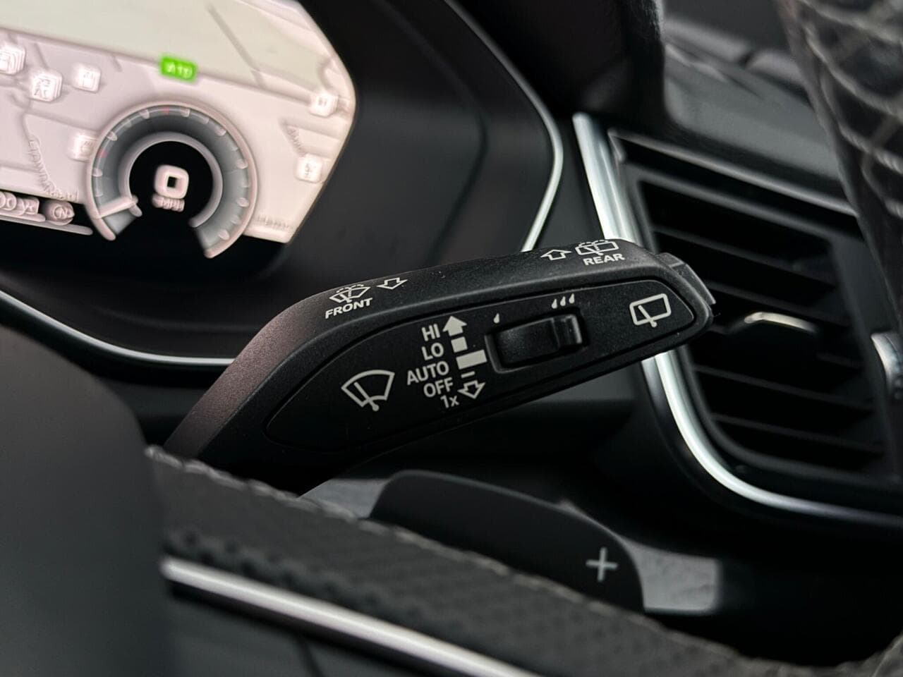 Audi Q5 thumbnail Misc Controls