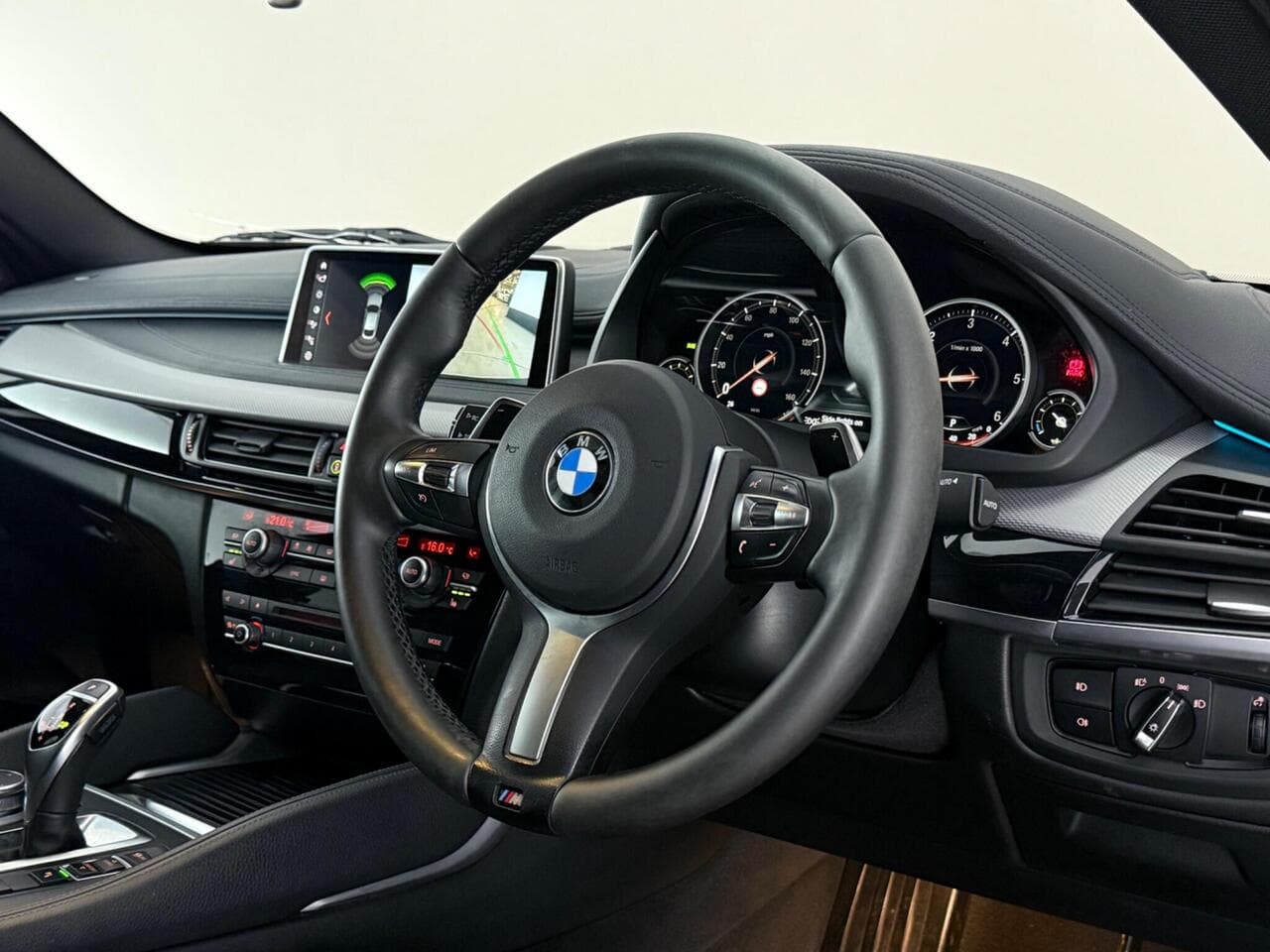 BMW X6 thumbnail Steering Wheel