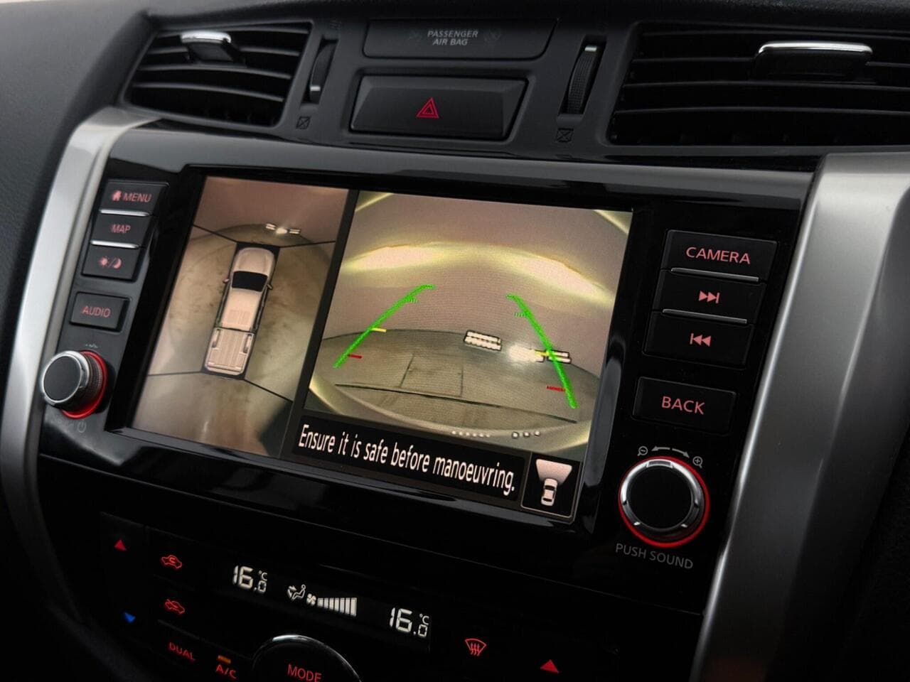 Nissan Navara thumbnail Infotainment System