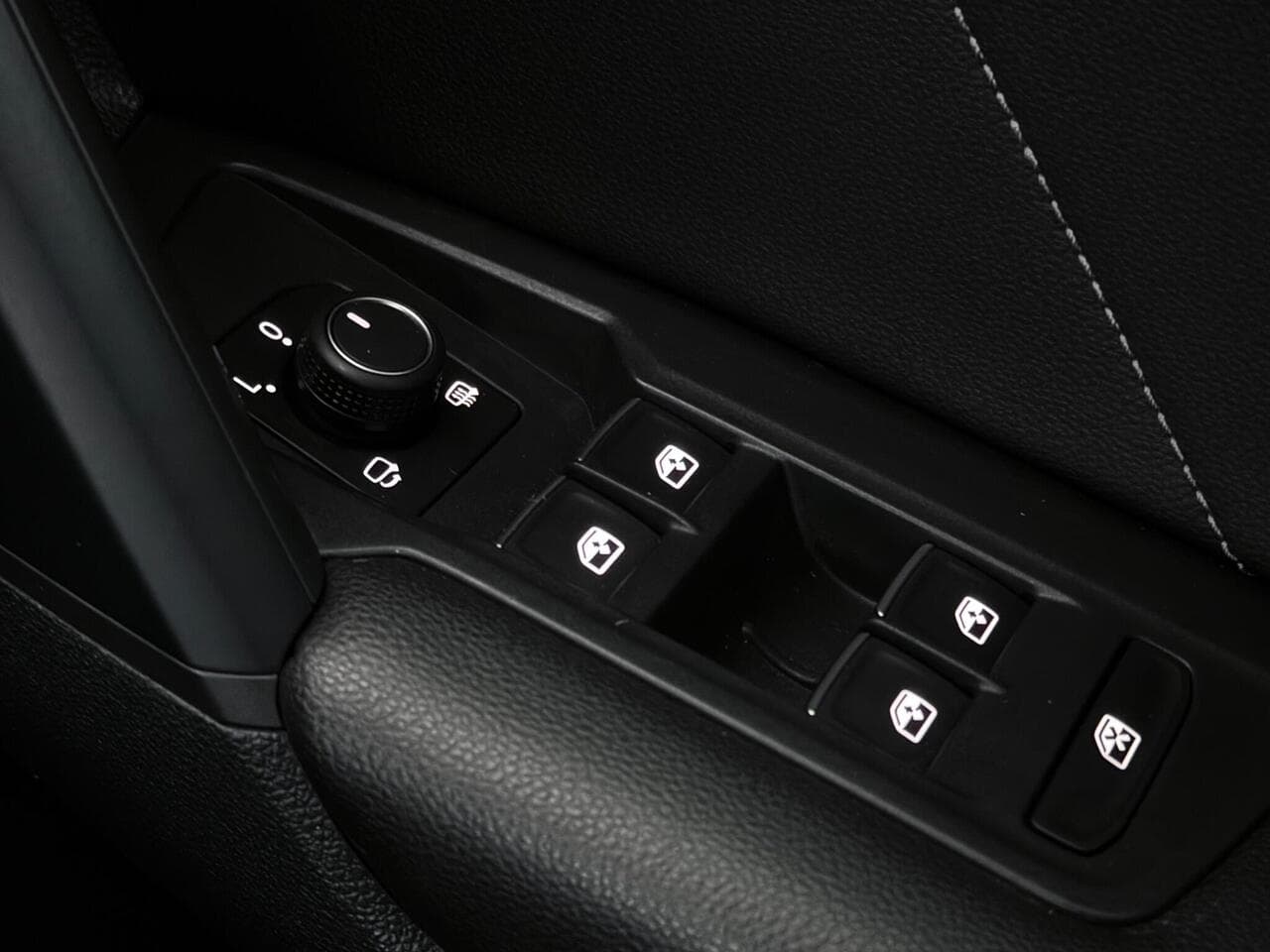 Volkswagen Tiguan thumbnail Misc Controls