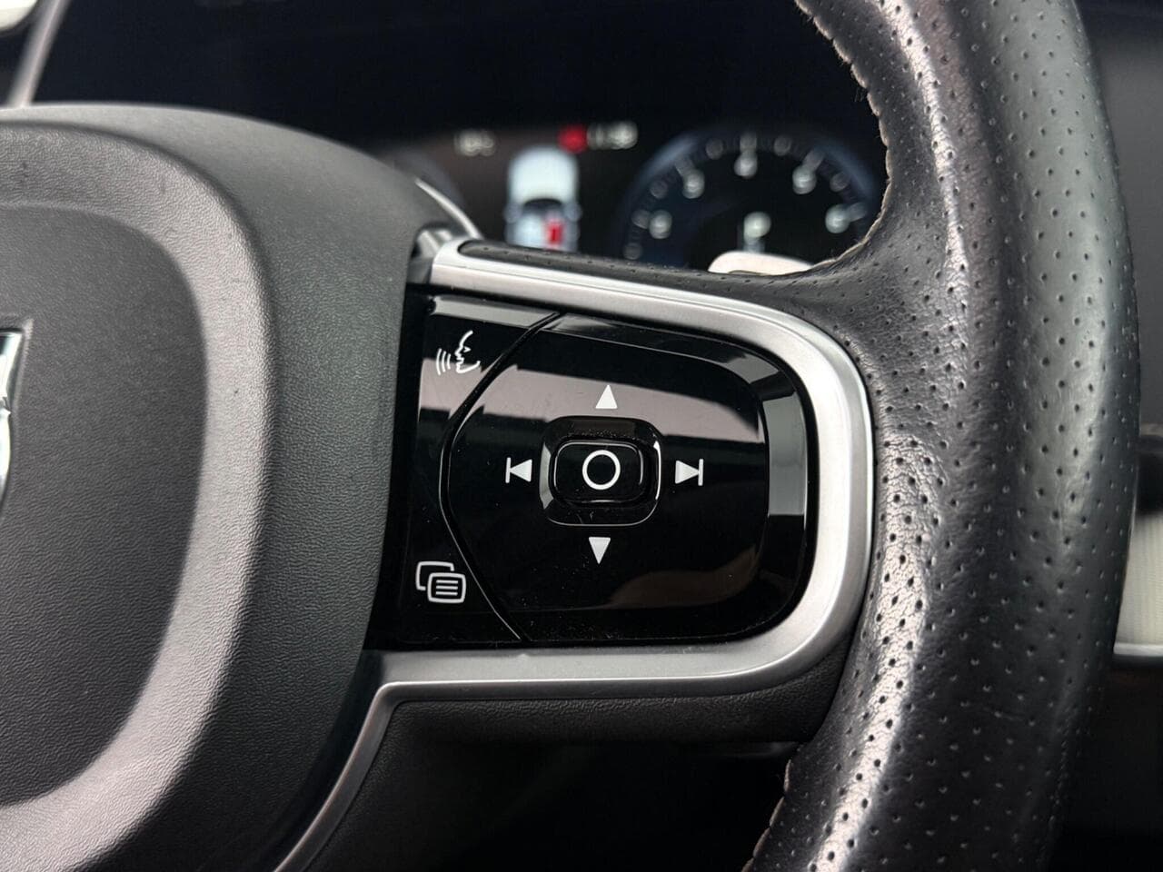 Volvo XC90 thumbnail Misc Controls