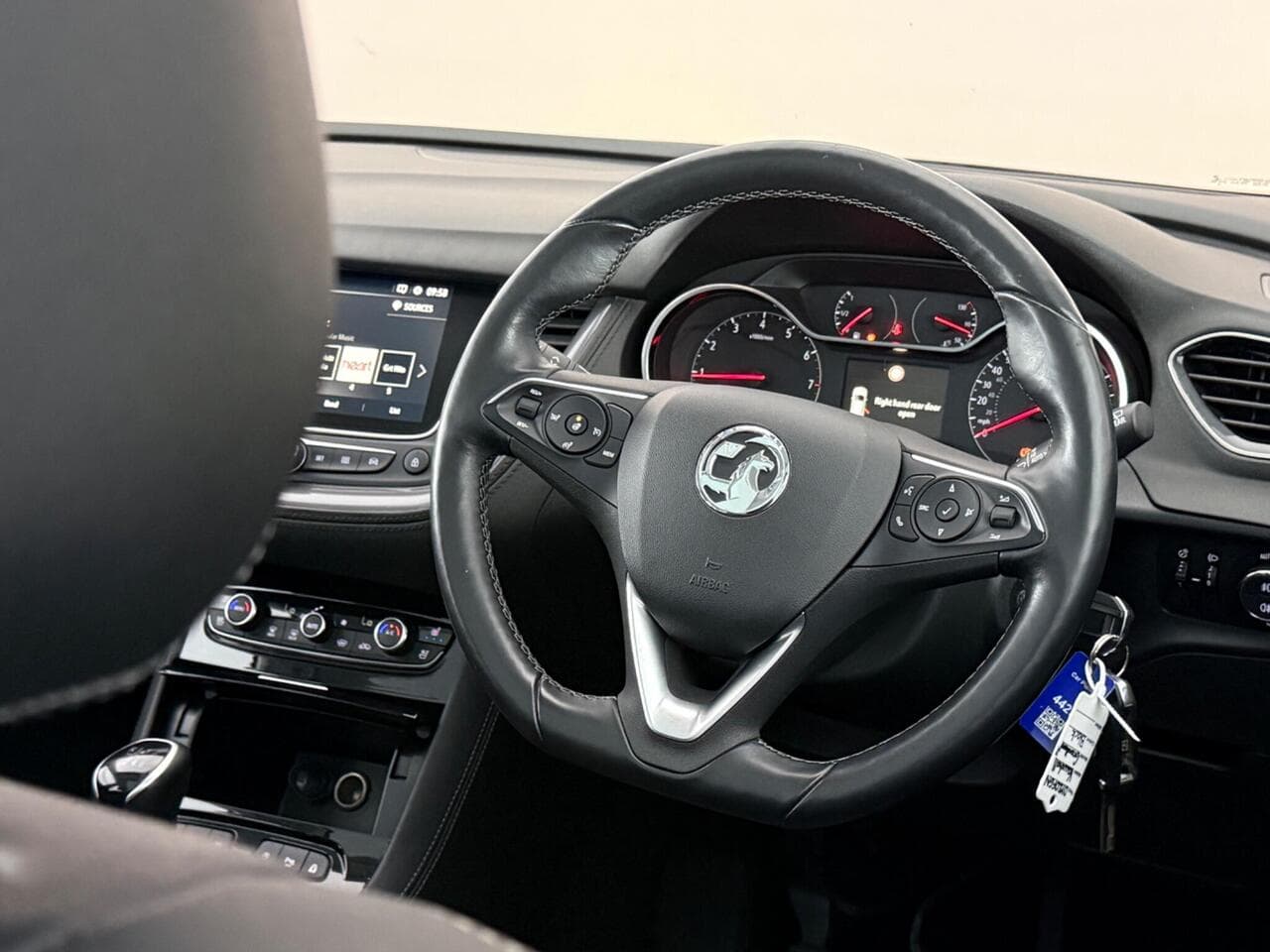 Vauxhall Grandland X thumbnail Steering Wheel