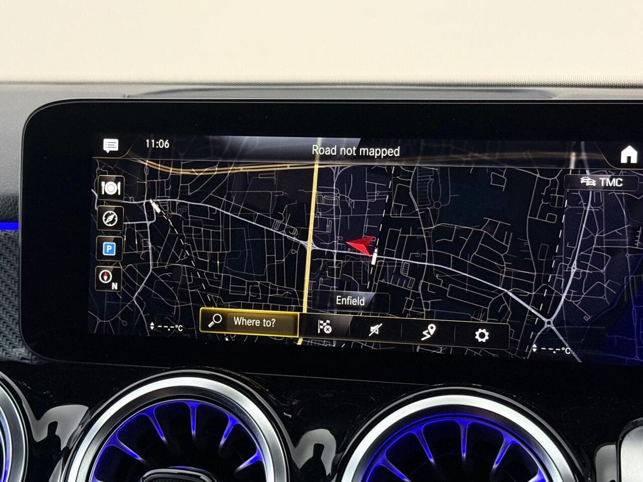 Mercedes-Benz GLB thumbnail Infotainment System