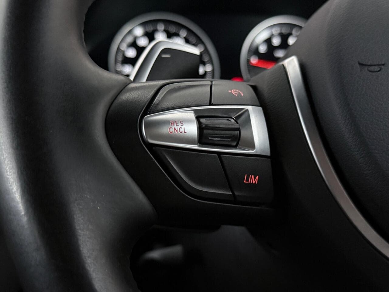 BMW X2 thumbnail Misc Controls