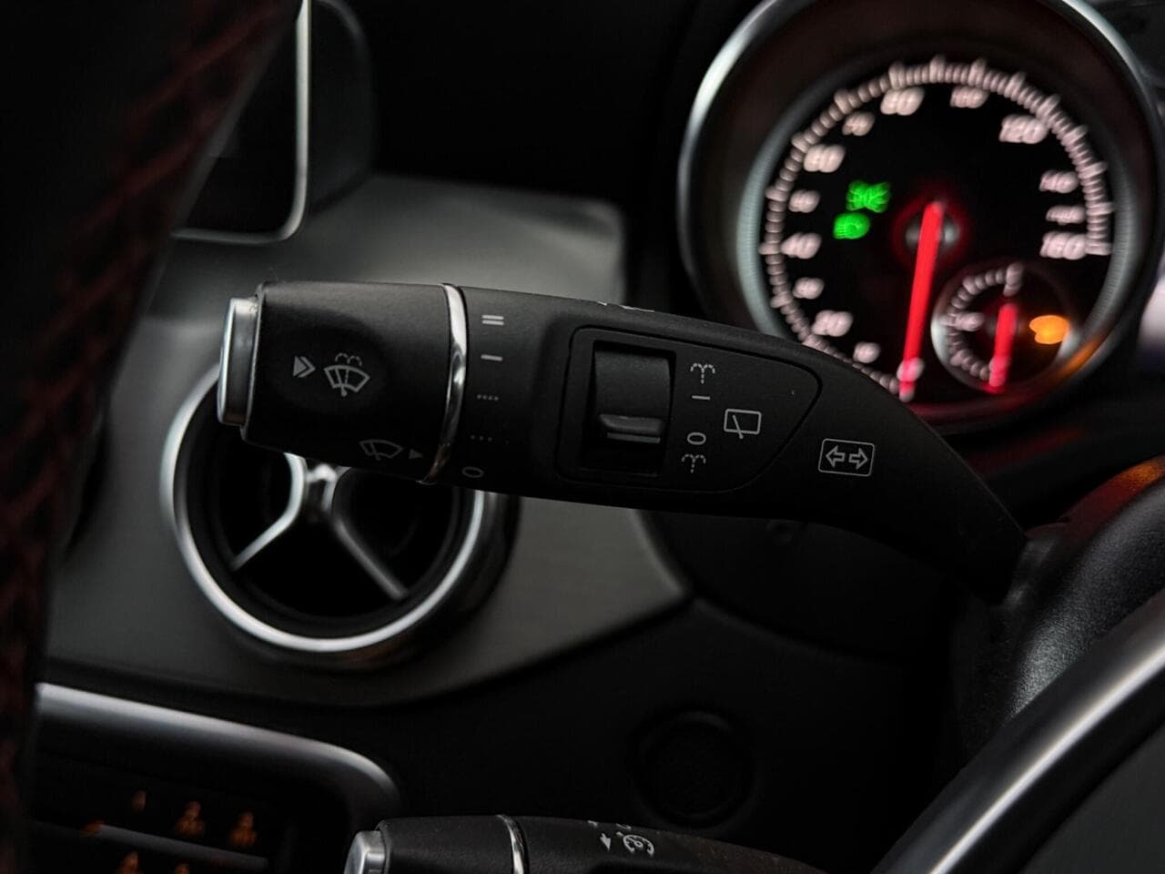 Mercedes-Benz GLA thumbnail Misc Controls