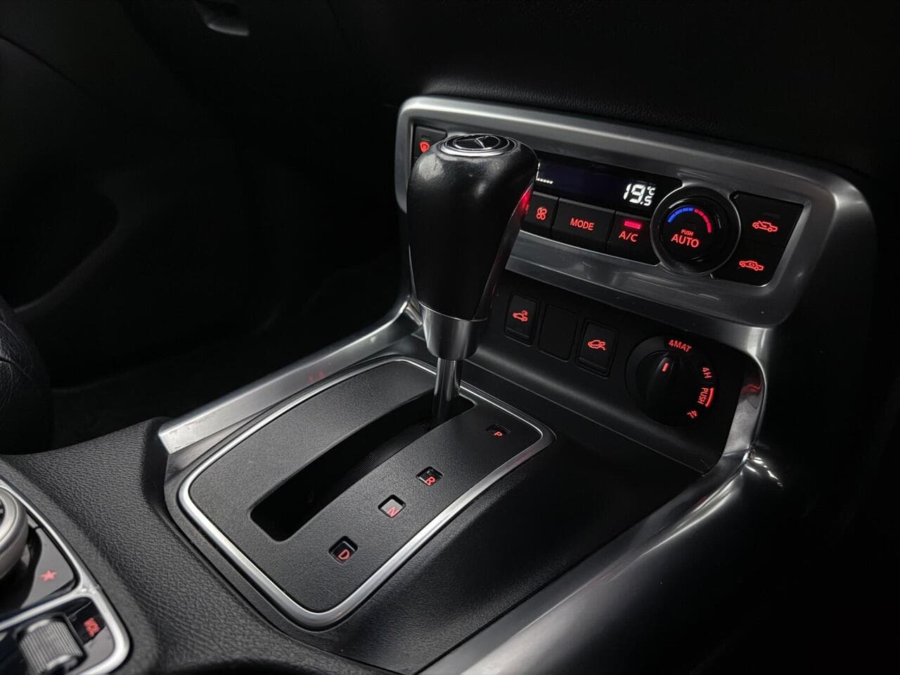 Mercedes-Benz X Class thumbnail Interior Front