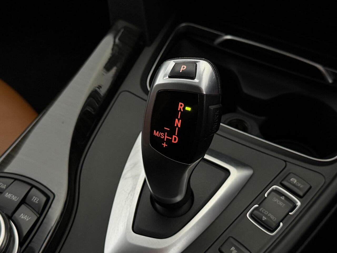 BMW 4 Series Gran Coupe thumbnail Interior Front