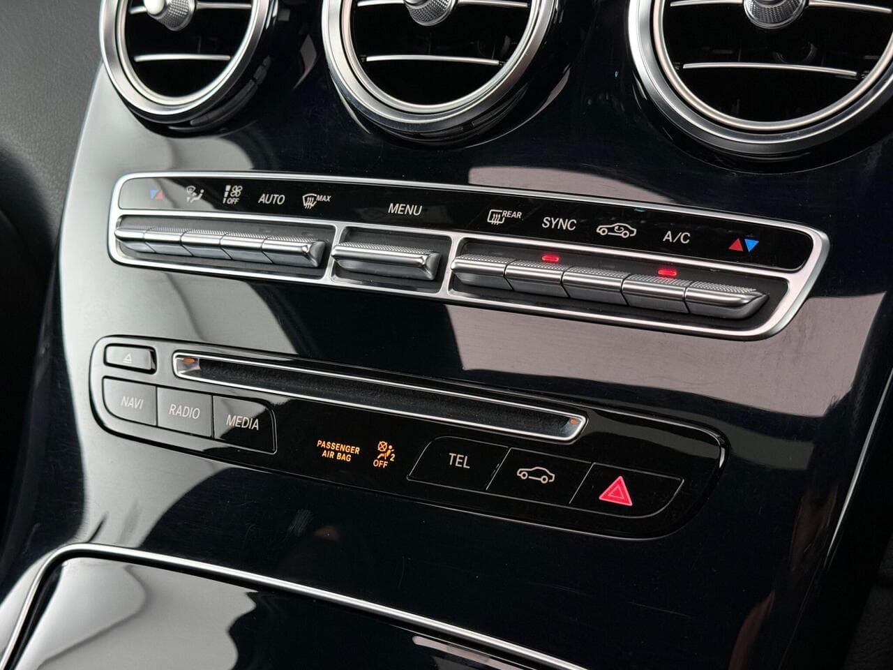 Mercedes-Benz GLC thumbnail Misc Controls