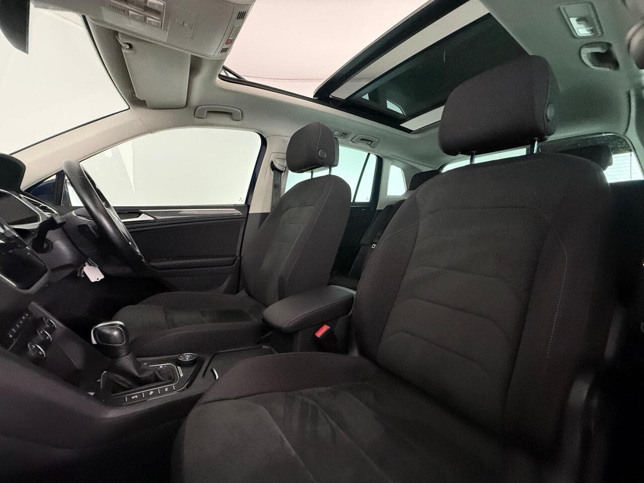 Volkswagen Tiguan thumbnail Seat Front Passenger