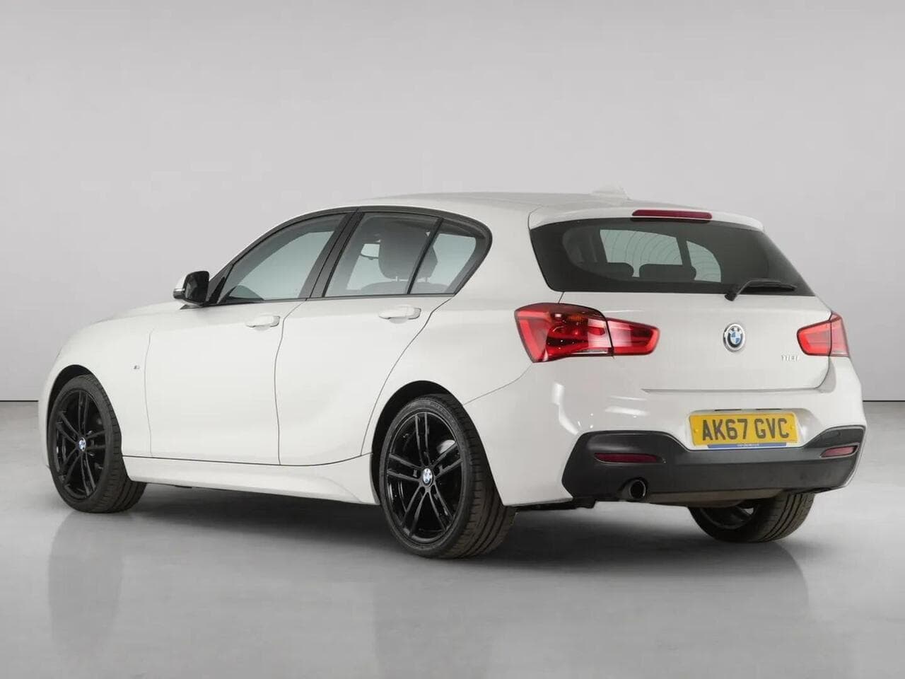 BMW 1 Series thumbnail Rear Left