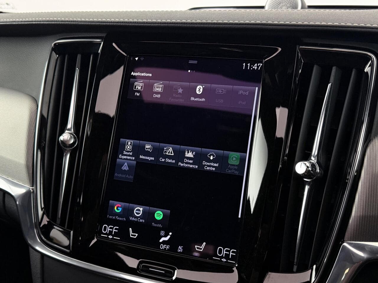 Volvo S90 thumbnail Infotainment System
