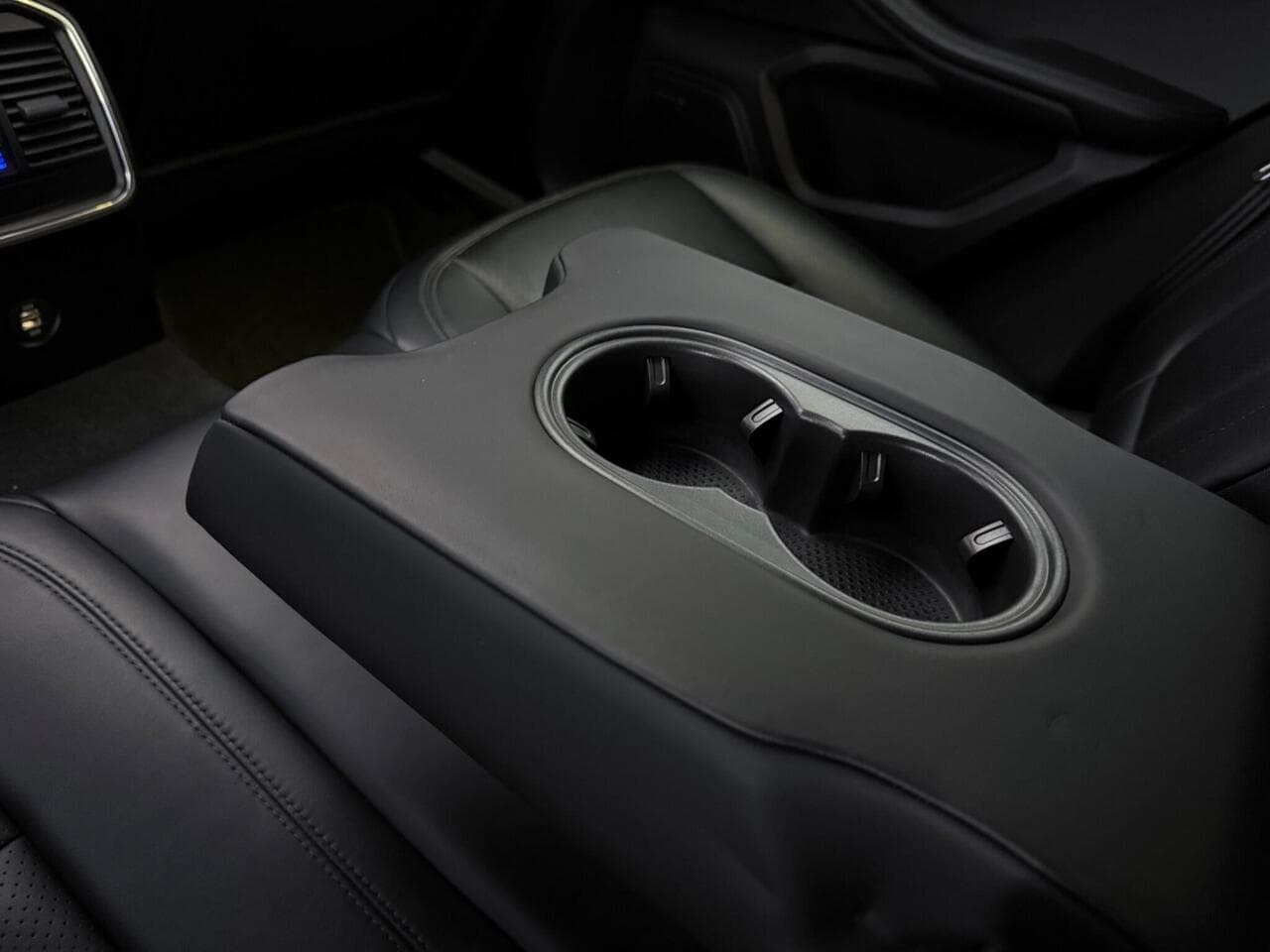 Porsche Macan thumbnail Misc Controls