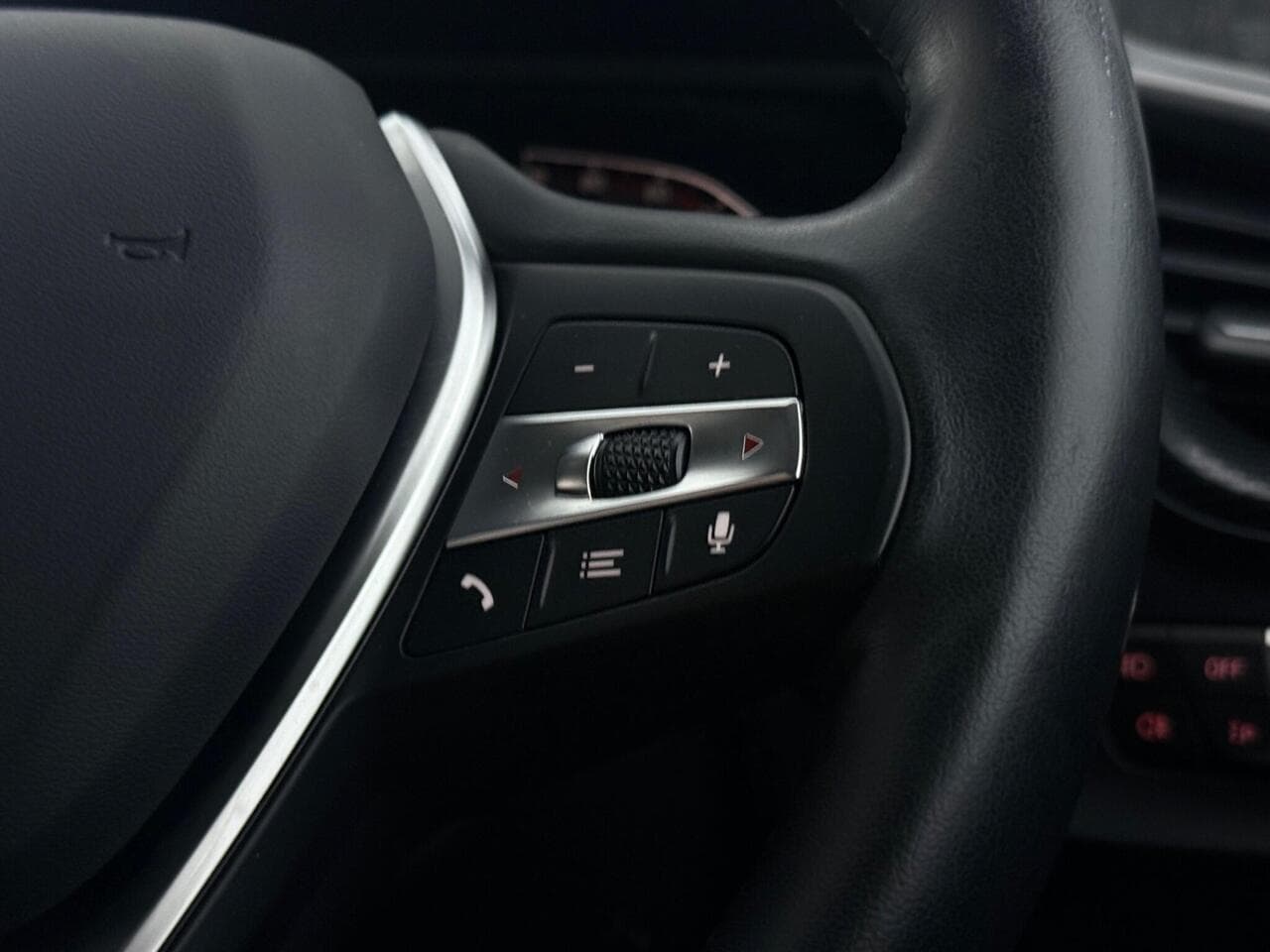 BMW 1 Series thumbnail Misc Controls