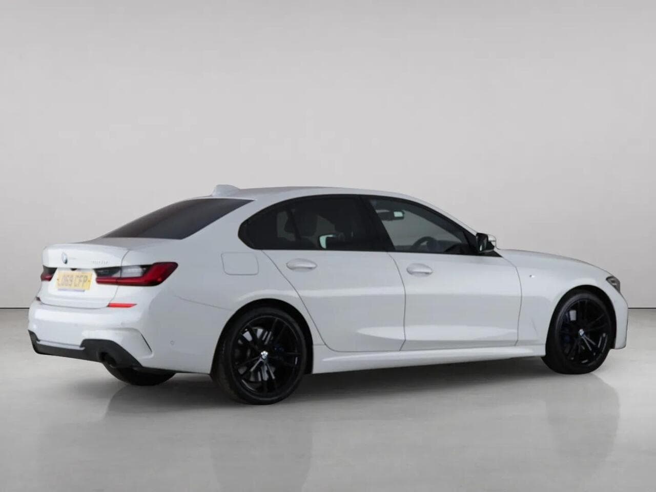 BMW 3 Series thumbnail Rear Right