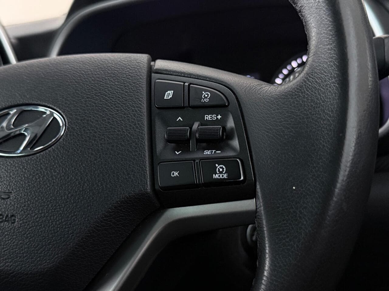 Hyundai TUCSON thumbnail Misc Controls