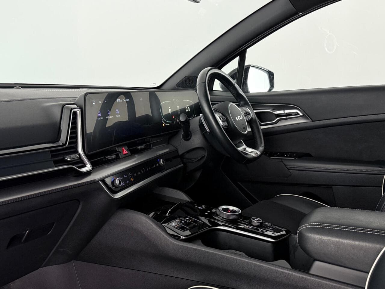 Kia Sportage thumbnail Interior Front