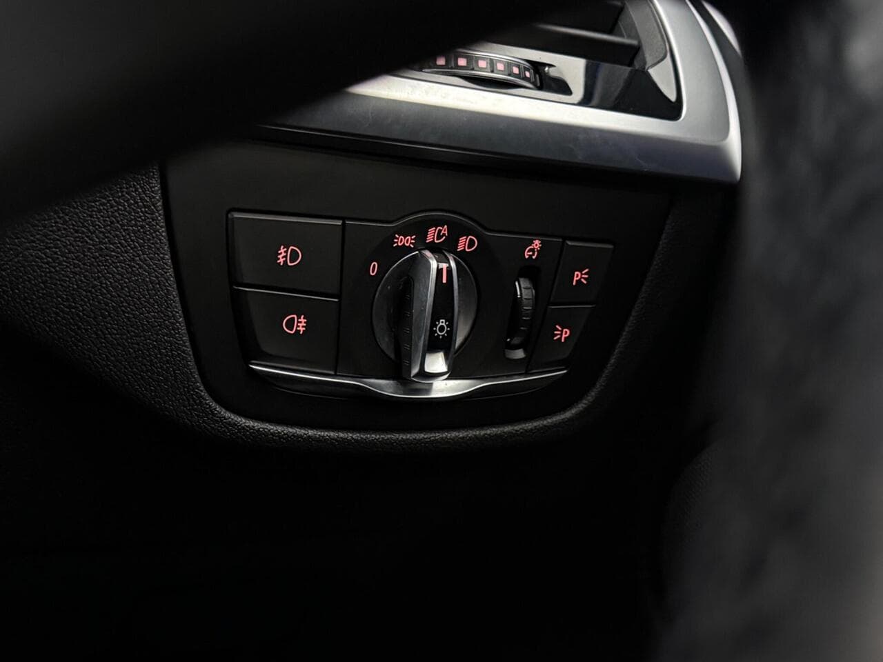 BMW X4 thumbnail Misc Controls