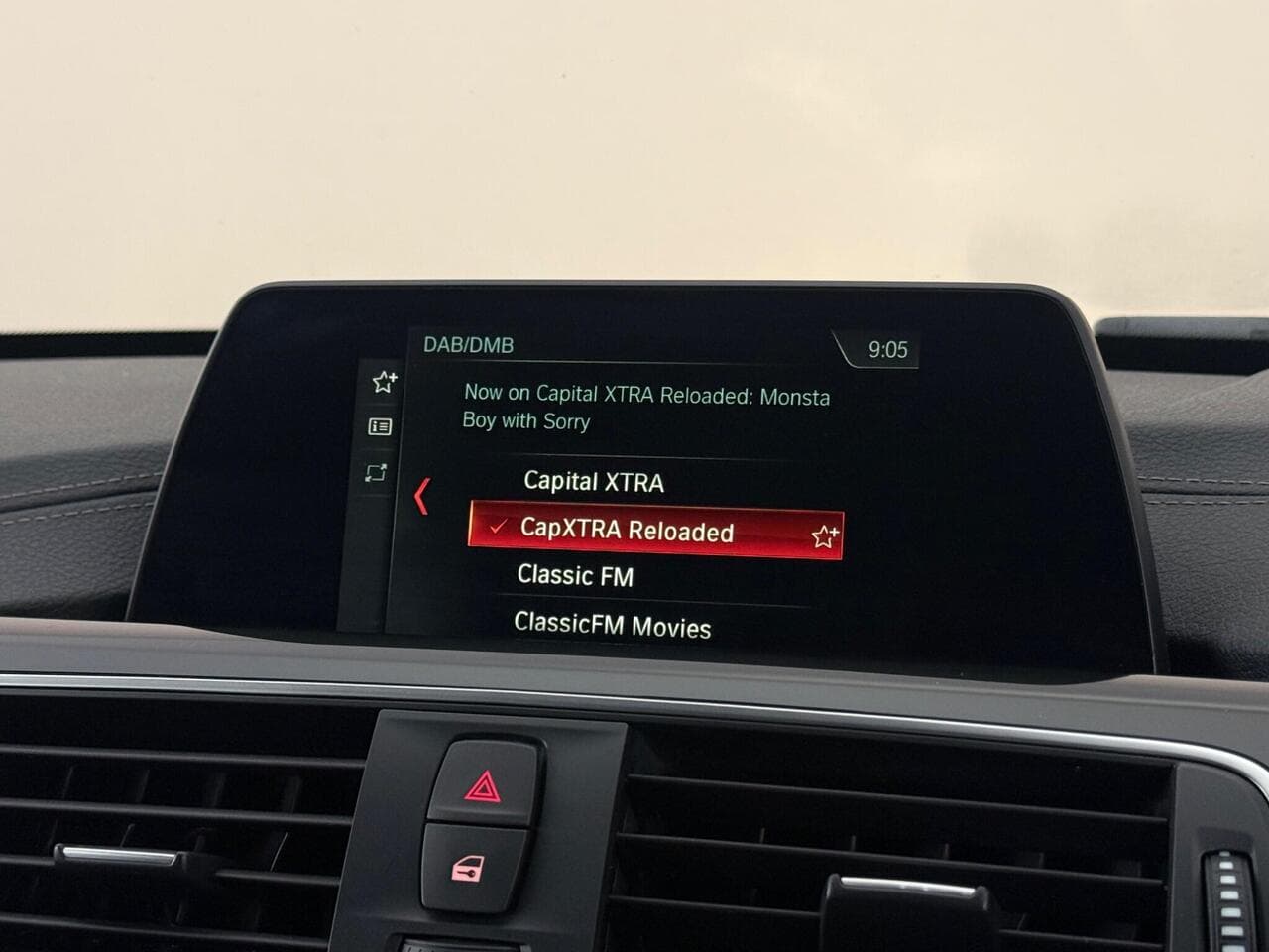BMW 3 Series thumbnail Infotainment System