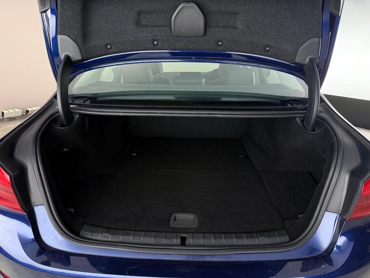 BMW 5 Series thumbnail Boot
