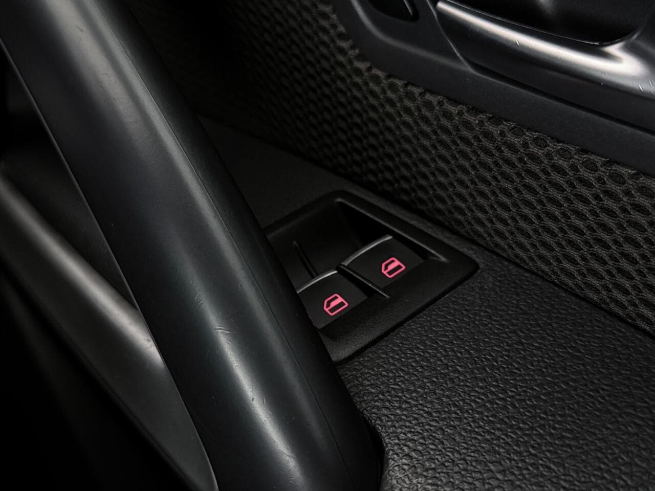 Volkswagen Scirocco thumbnail Misc Controls