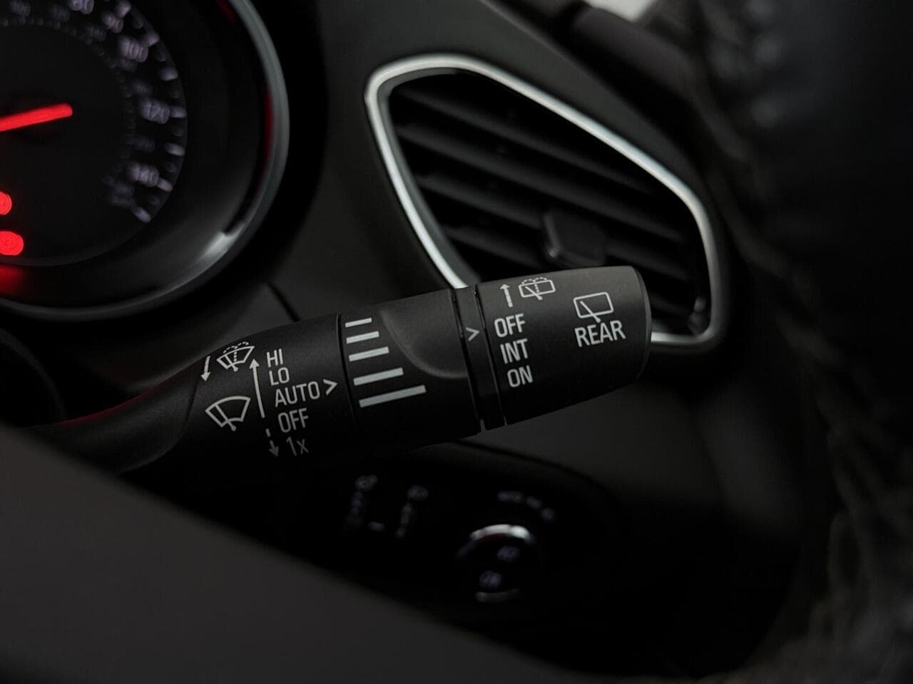 Vauxhall Grandland X thumbnail Misc Controls