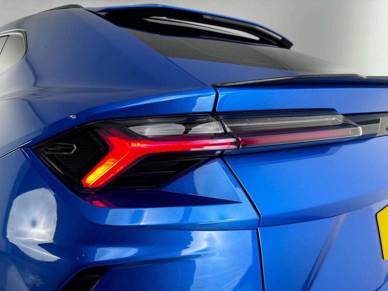 Lamborghini Urus thumbnail Lights Rear