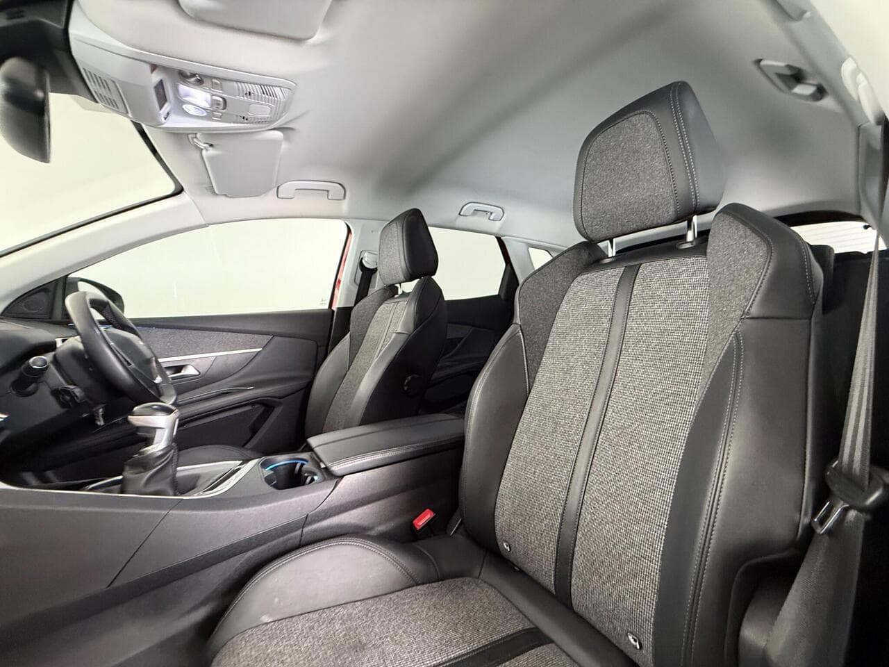 Peugeot 3008 thumbnail Seat Front Passenger