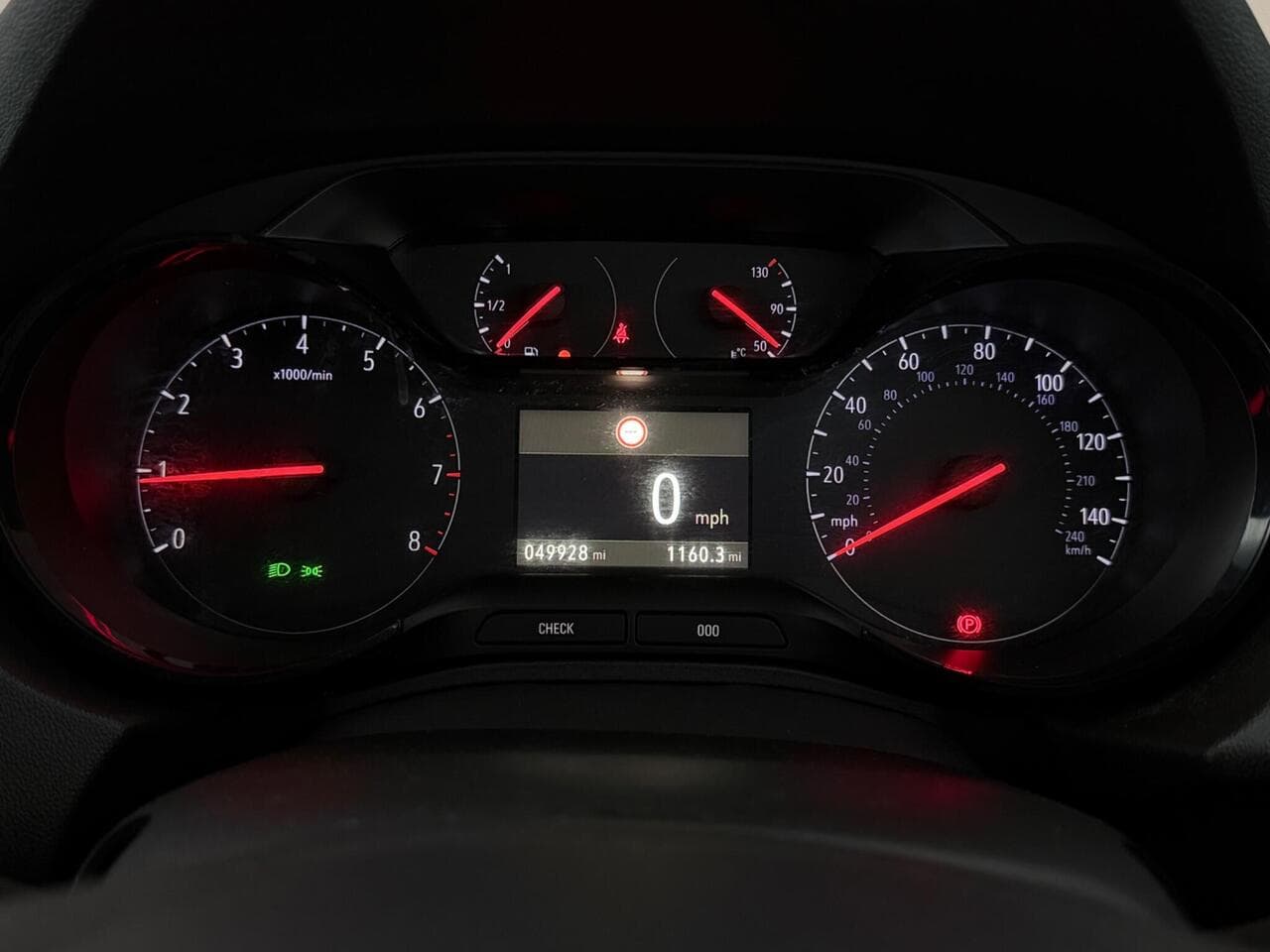 Vauxhall Grandland X thumbnail Driver Instruments