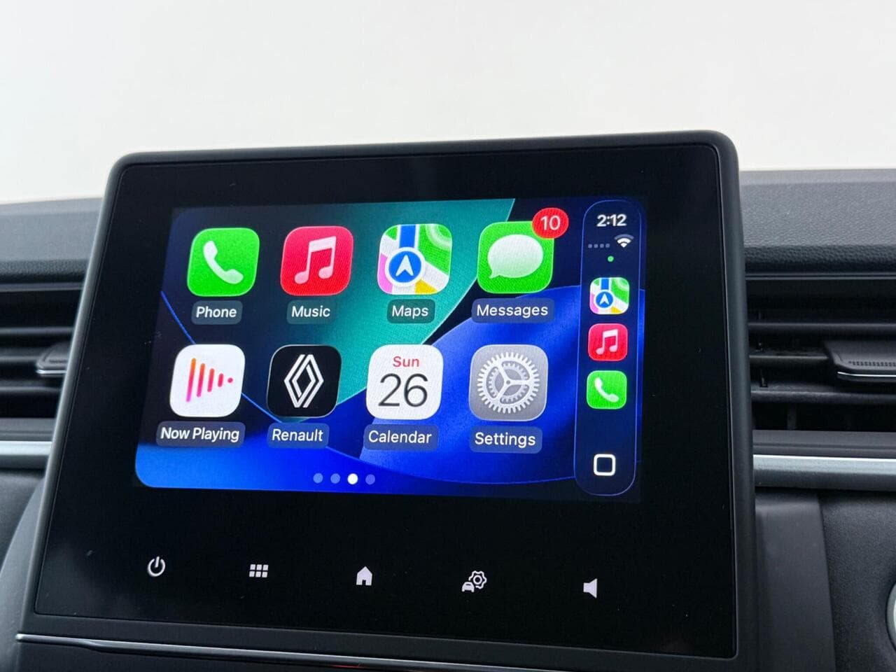 Renault Captur thumbnail Infotainment System