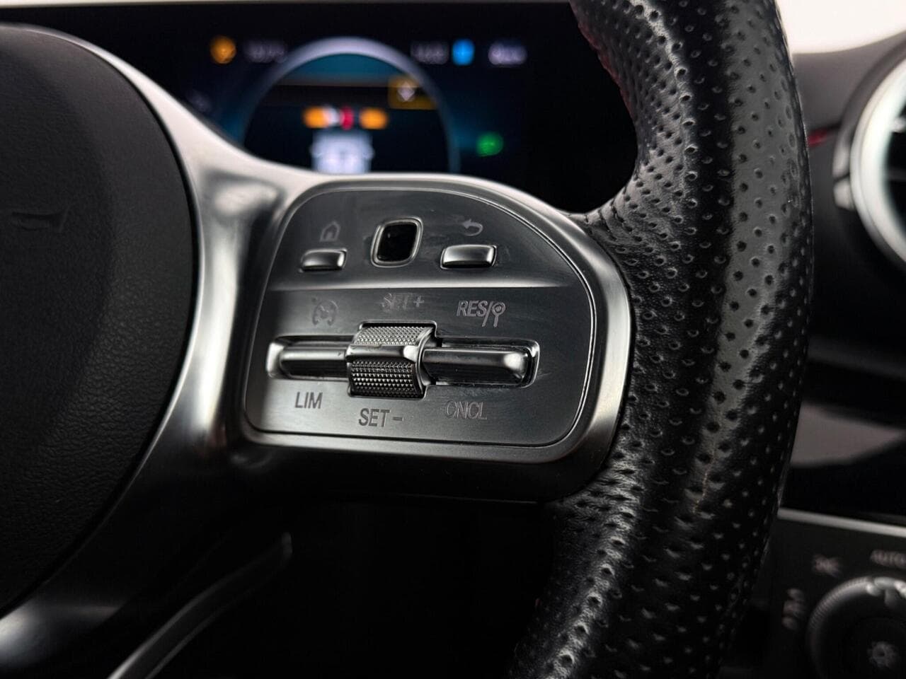 Mercedes-Benz A Class thumbnail Driver Instruments