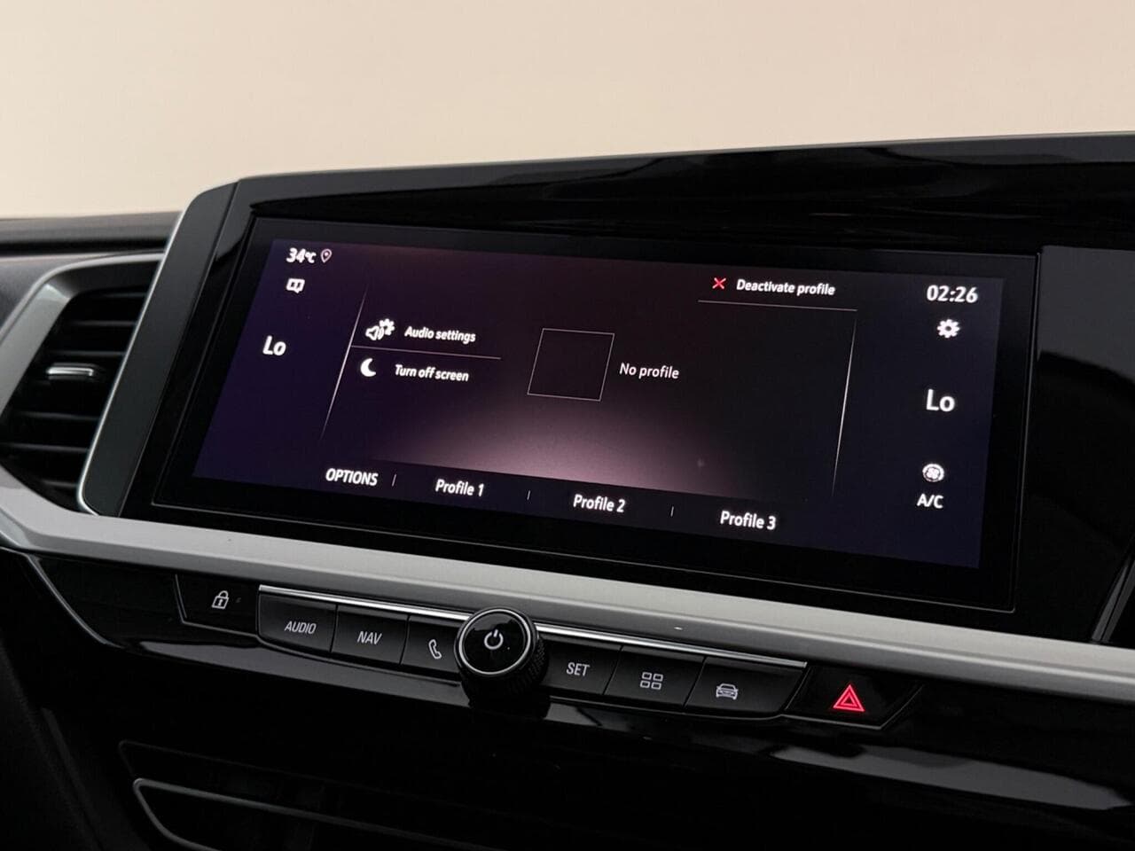 Vauxhall Grandland thumbnail Infotainment System
