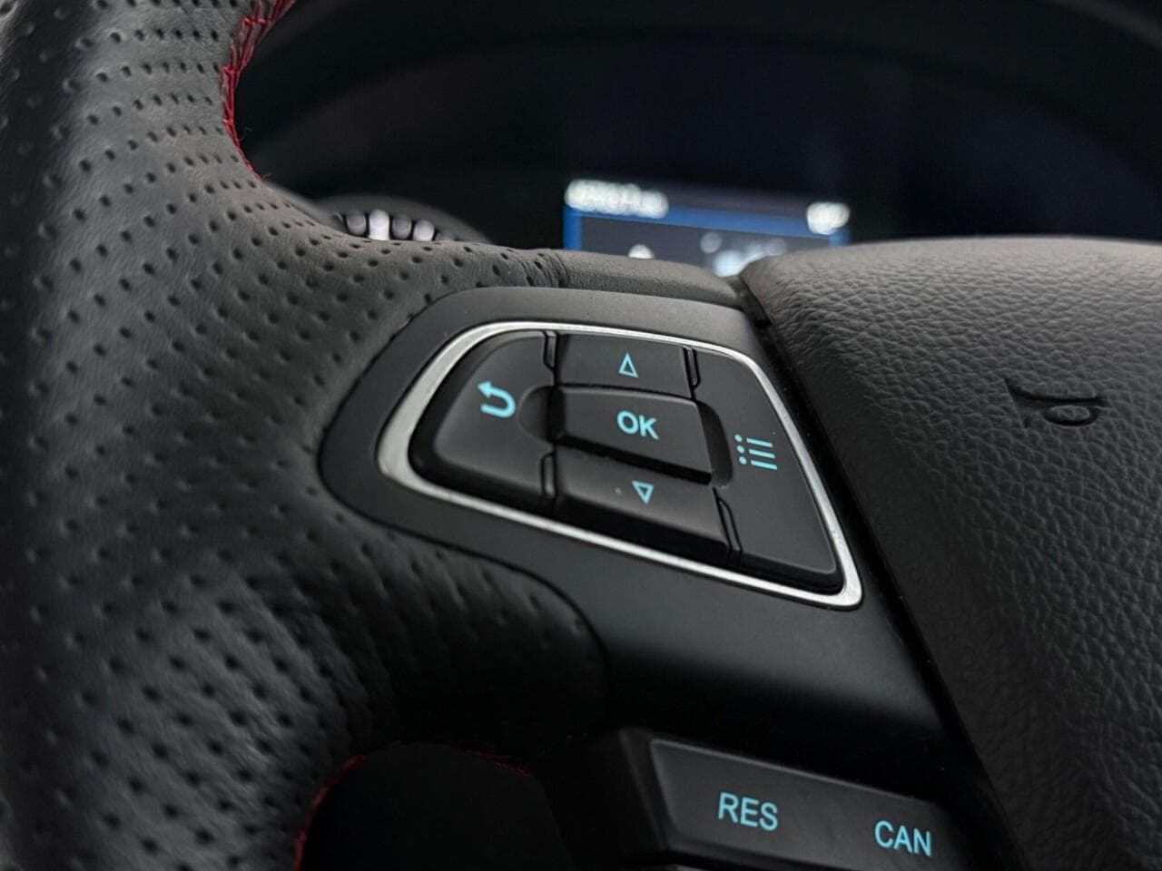 Ford EcoSport thumbnail Misc Controls