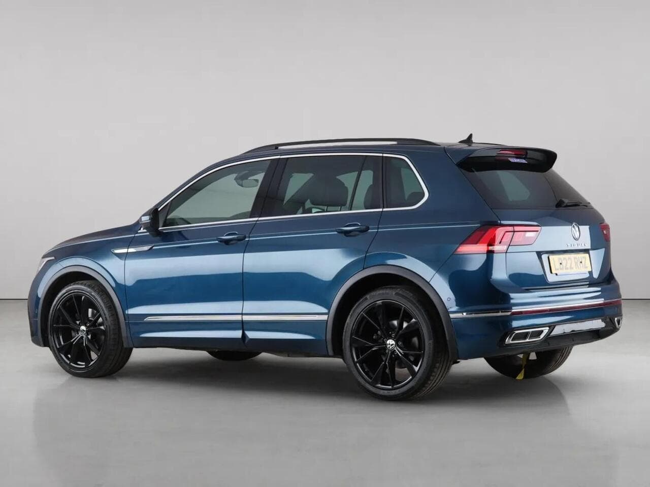 Volkswagen Tiguan thumbnail Rear Left