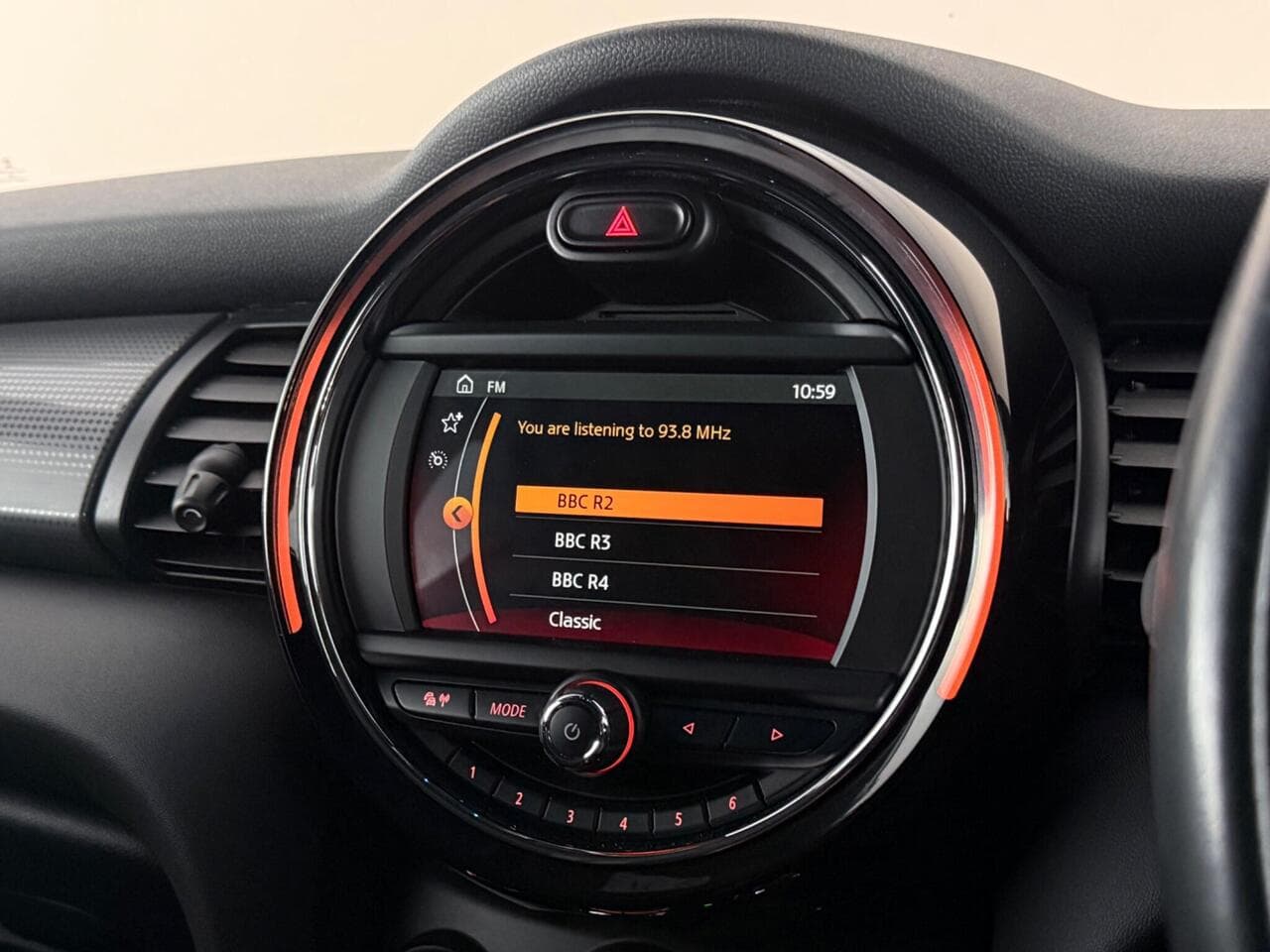 MINI Hatch thumbnail Interior Front