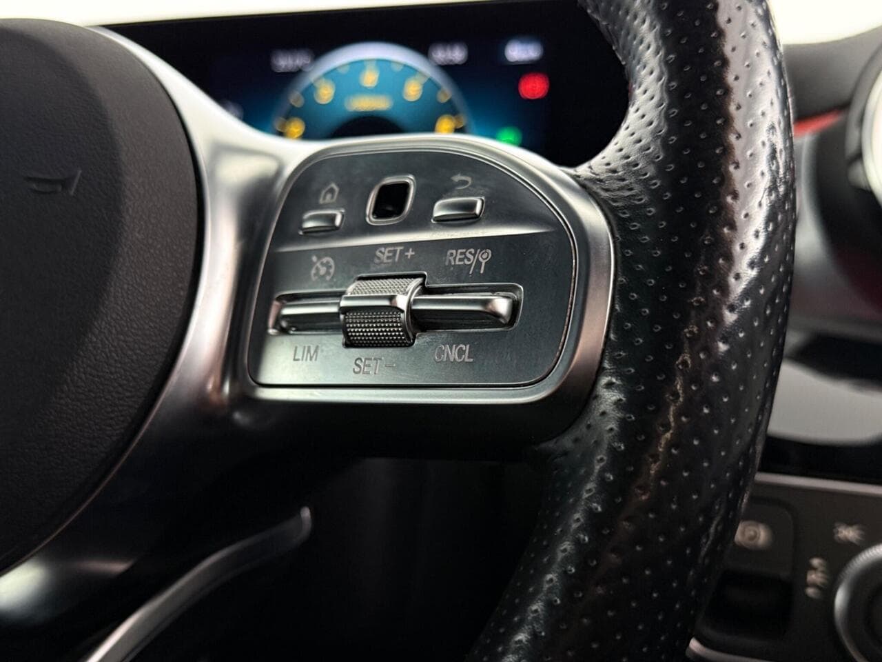 Mercedes-Benz A Class thumbnail Misc Controls