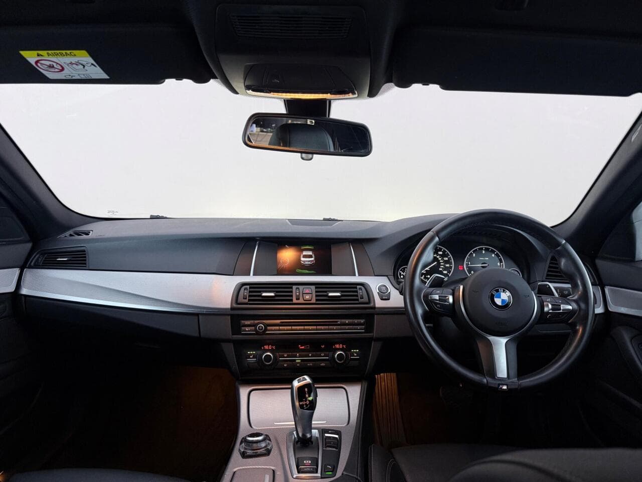 BMW 5 Series thumbnail Interior Front