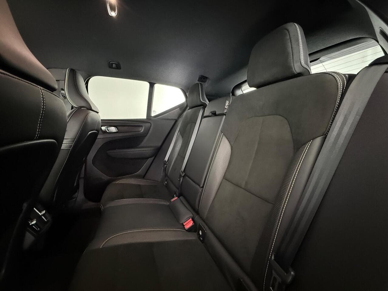 Volvo XC40 thumbnail Seats Rear