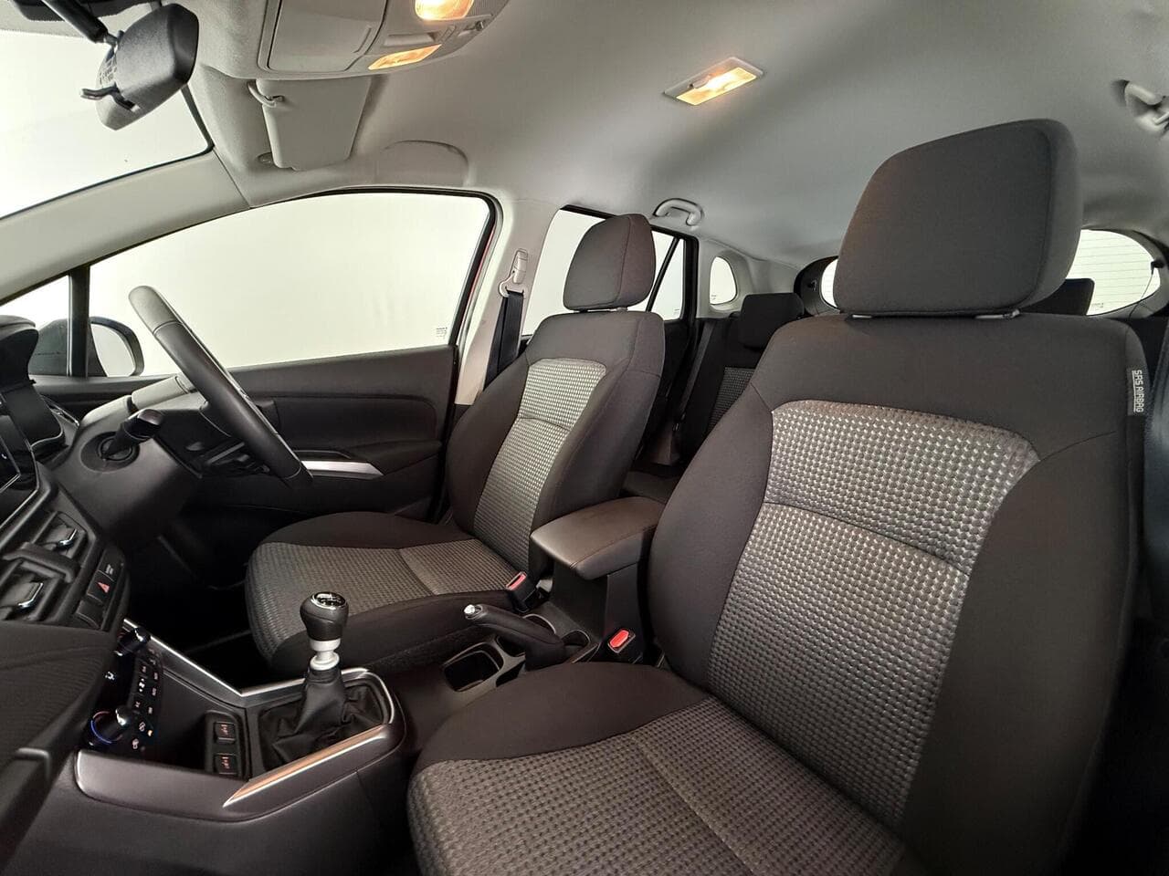 Suzuki S-Cross thumbnail Seat Front Passenger