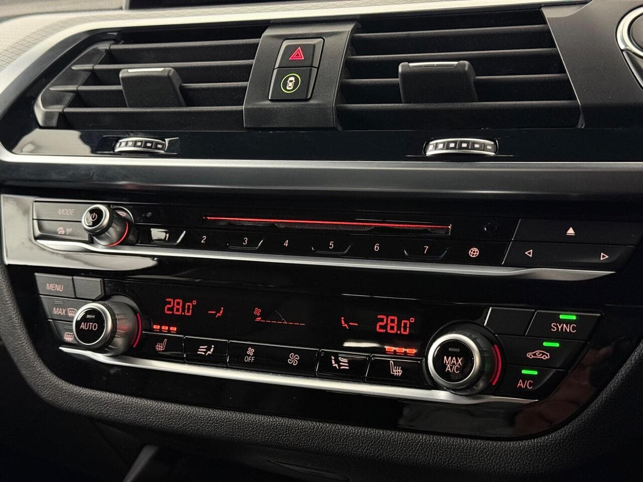 BMW X3 thumbnail Infotainment System