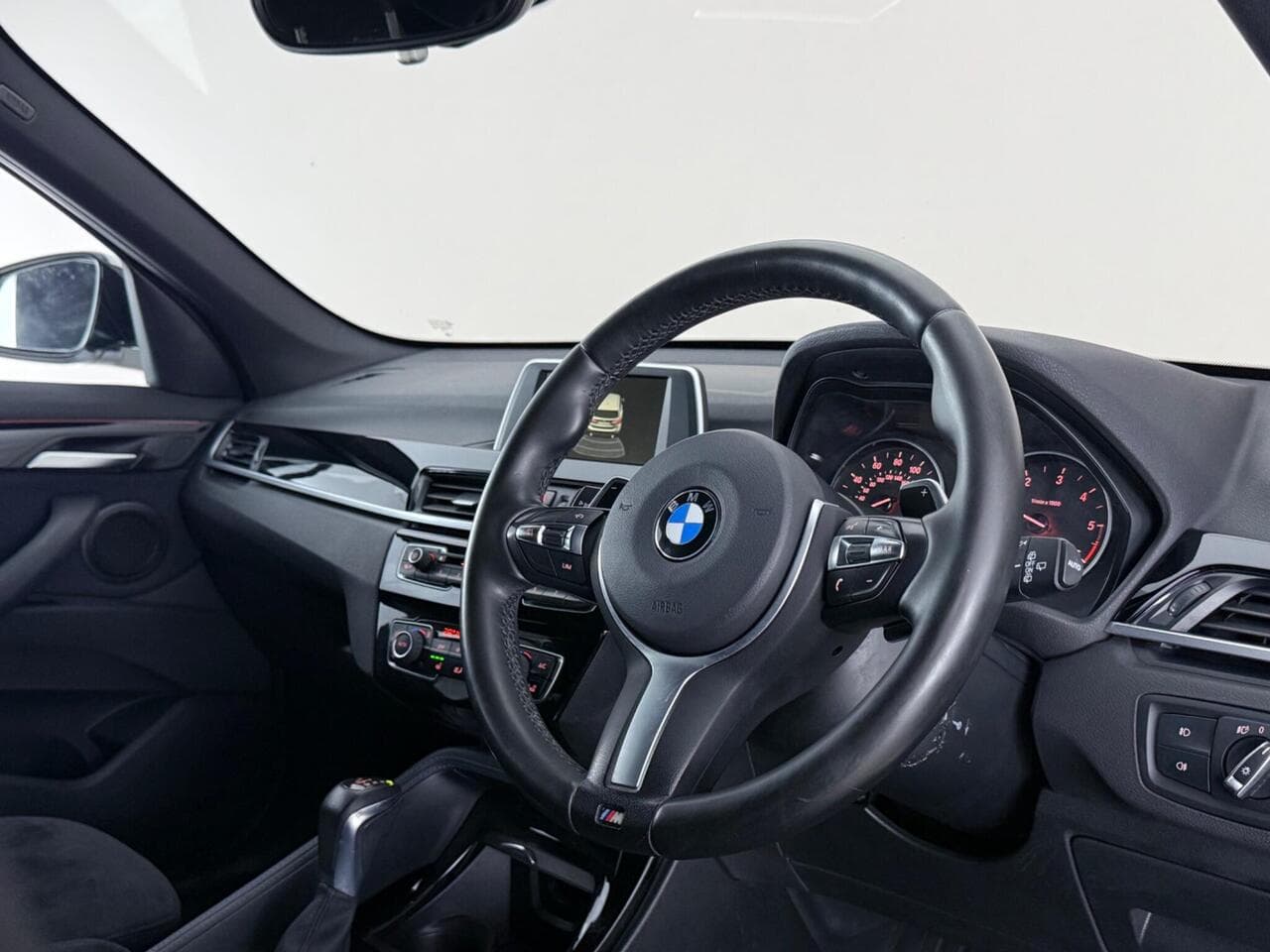 BMW X1 thumbnail Interior Front