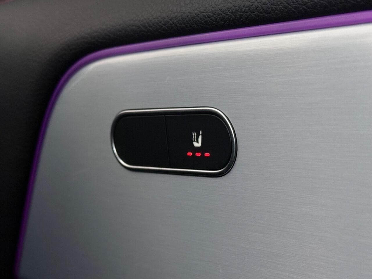 Mercedes-Benz EQA thumbnail Misc Controls