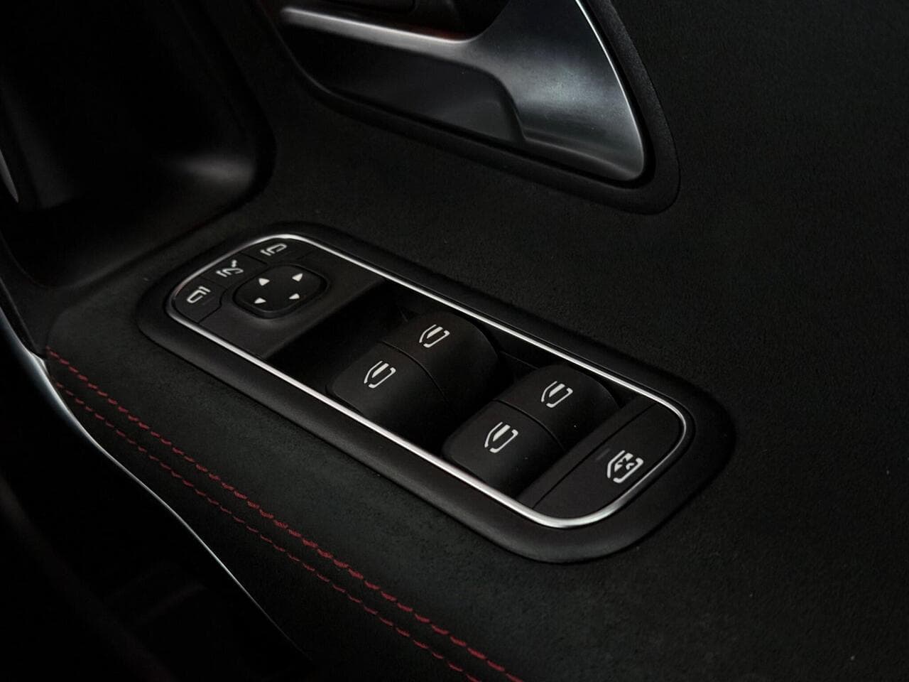 Mercedes-Benz CLA thumbnail Misc Controls