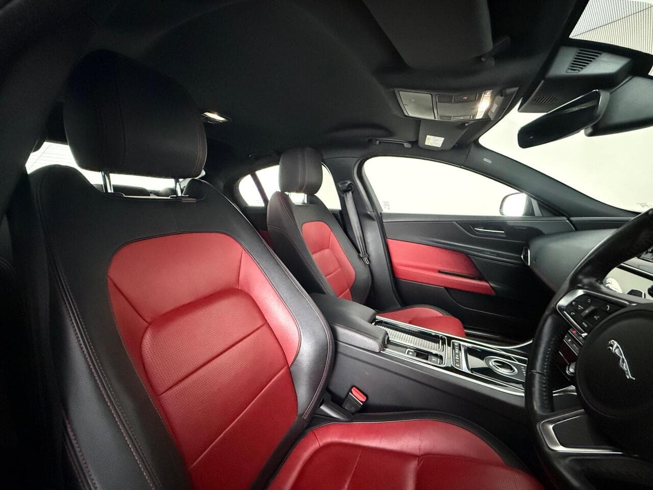 Jaguar XE thumbnail Seat Driver