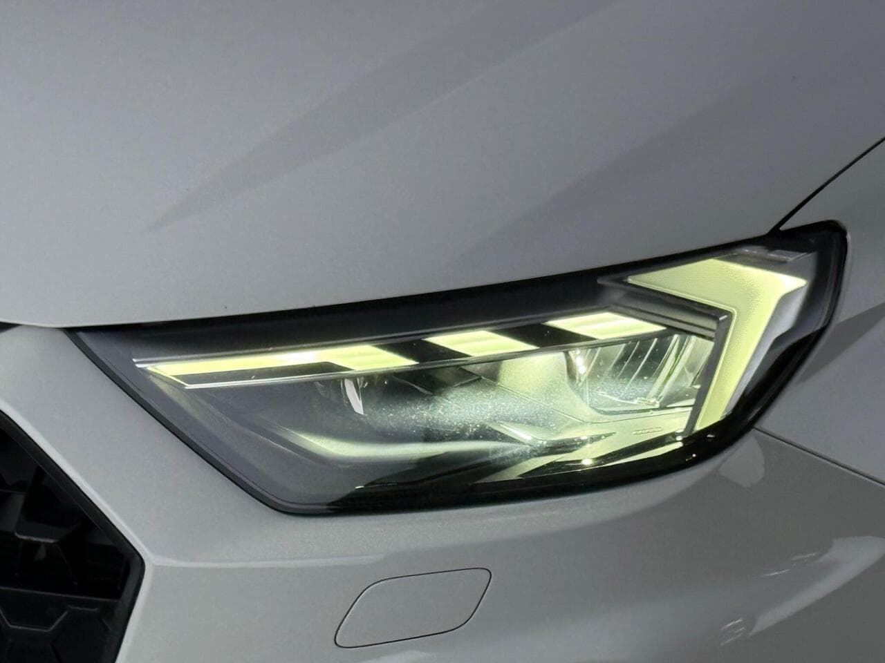Audi A1 thumbnail Lights Front